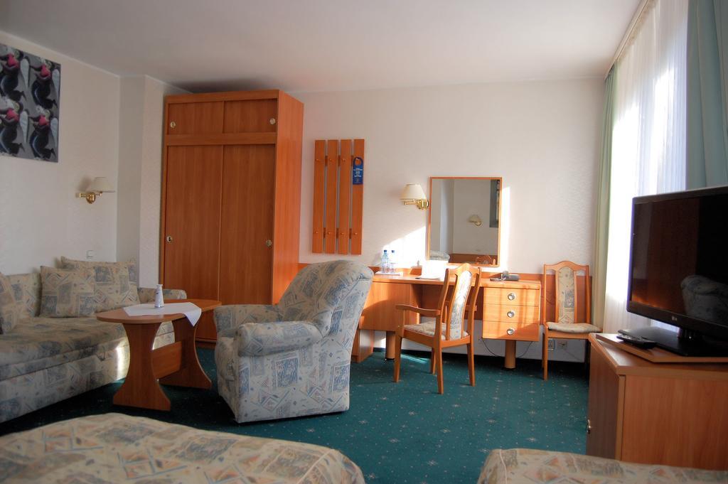 Hotel Wodnik Łeba Esterno foto