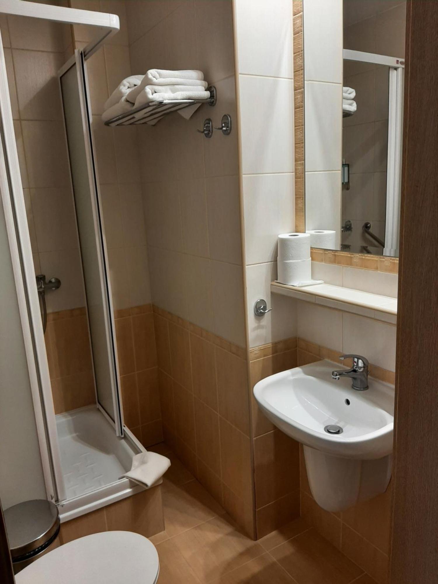 Hotel Wodnik Łeba Esterno foto