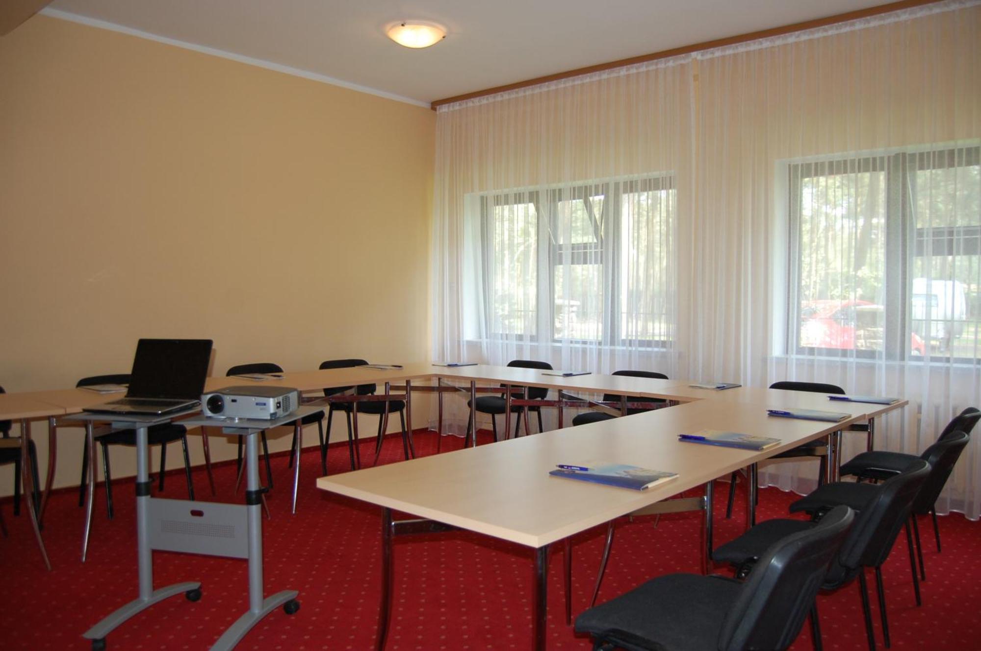 Hotel Wodnik Łeba Esterno foto