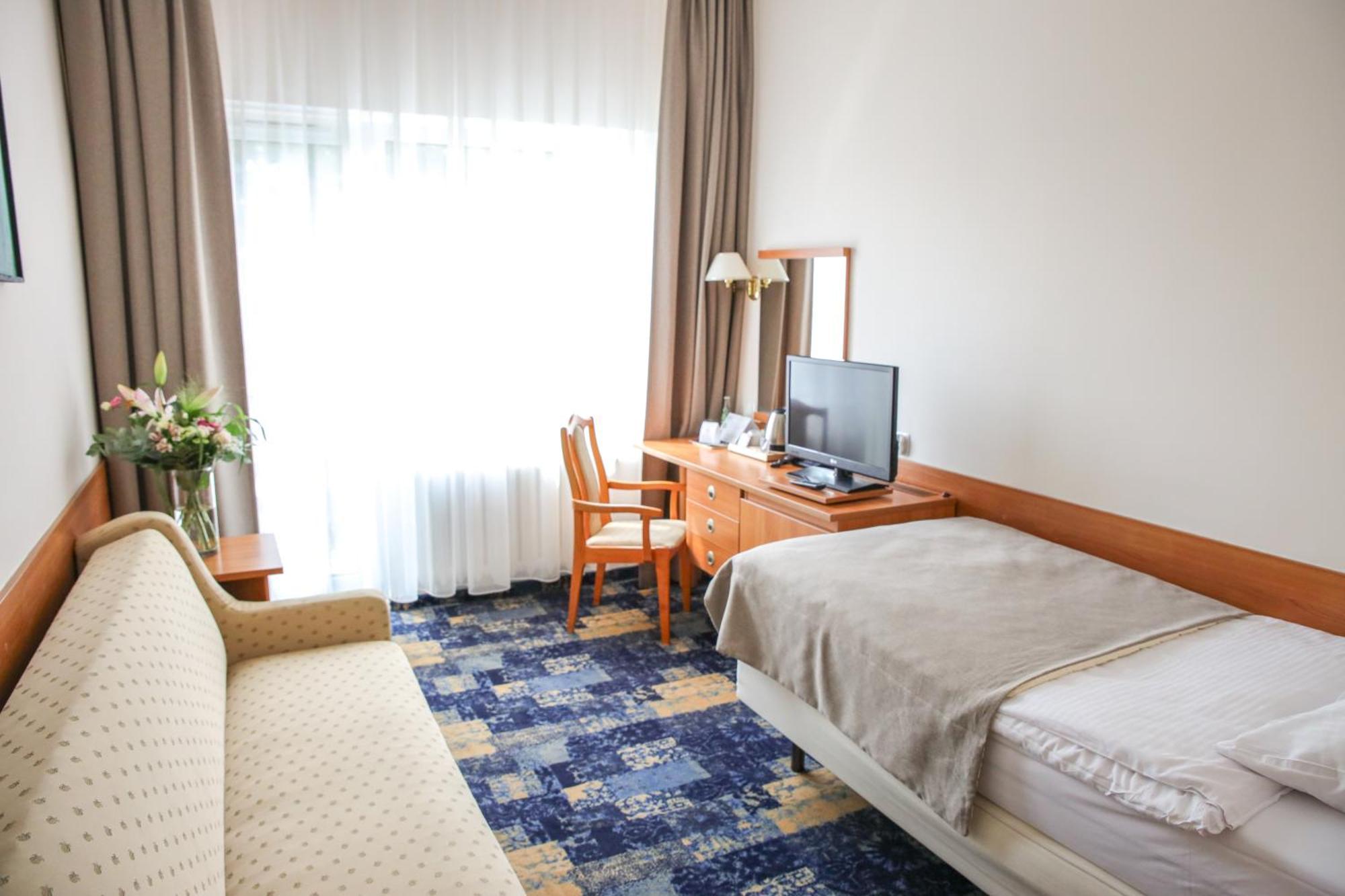 Hotel Wodnik Łeba Esterno foto