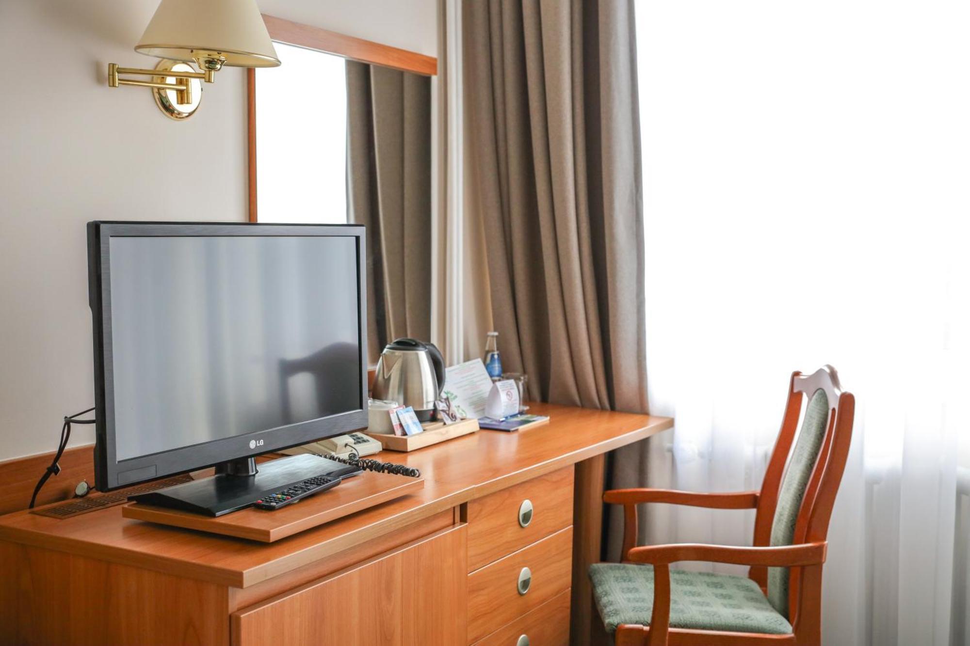 Hotel Wodnik Łeba Esterno foto