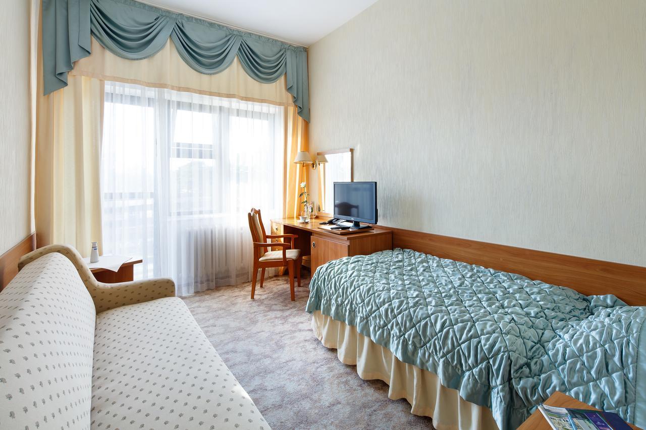 Hotel Wodnik Łeba Esterno foto
