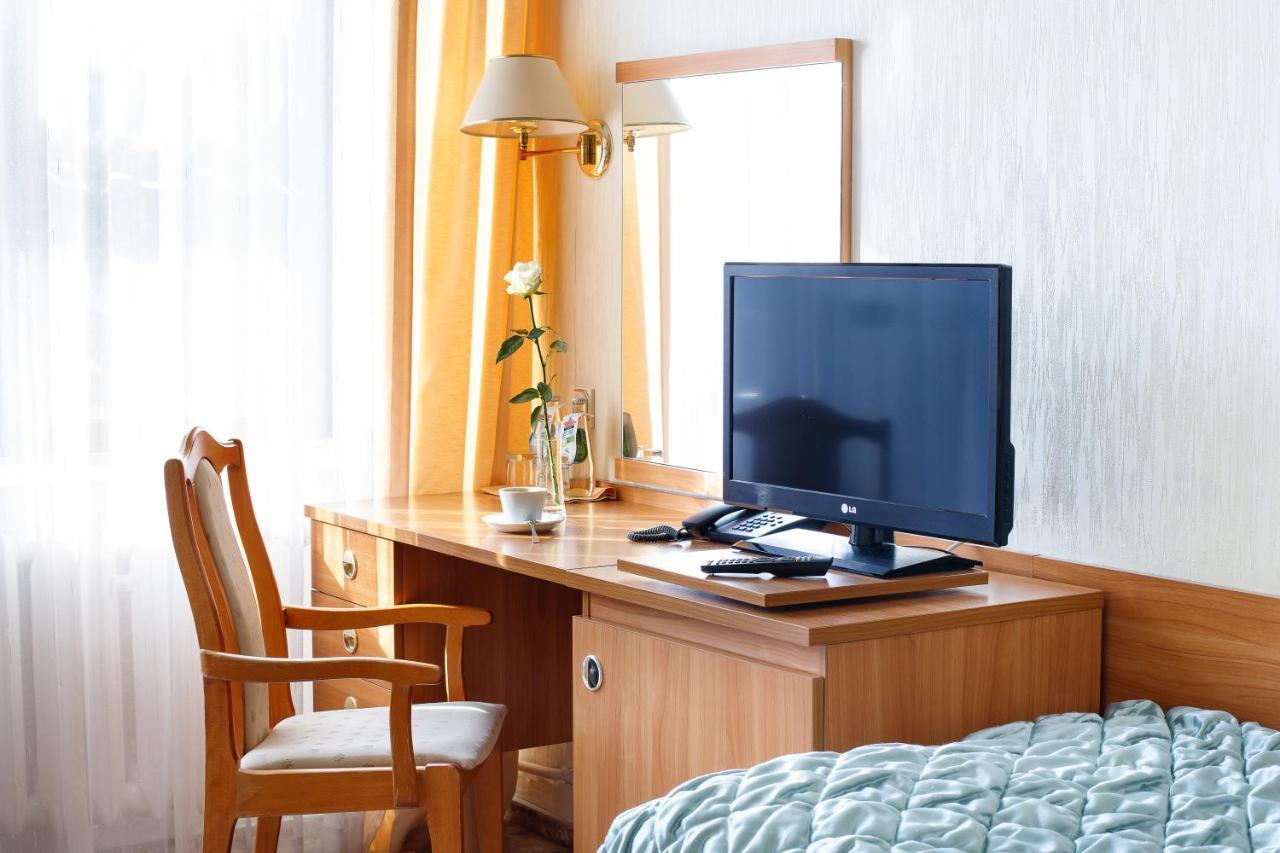 Hotel Wodnik Łeba Esterno foto